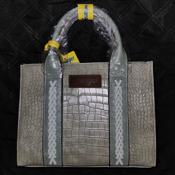 New Light Green Wrangler Tote Crossbody Purse | Croc Texture | Size Medium - Picture 2 of 11